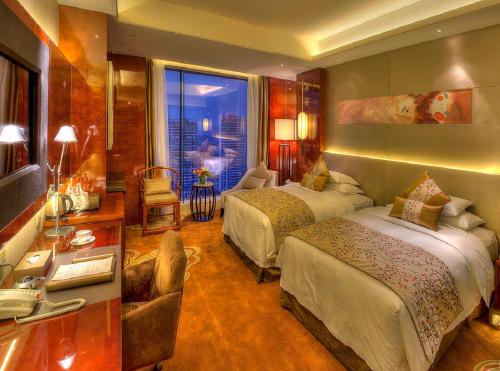Executive Twin Room image 5