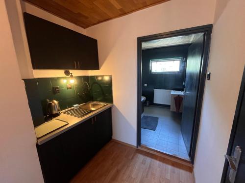 кухня, Chill Garden Füred (Chill Garden Fured) in Балатонфюред