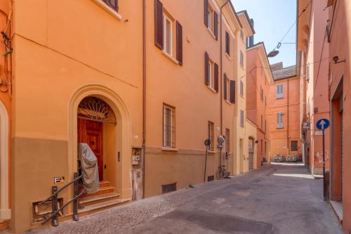 Carbonara Palace 2 - Luxury Comfort under Medieval Towers, Болонья (фото 8)