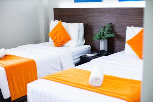 Superior Twin Room image 2