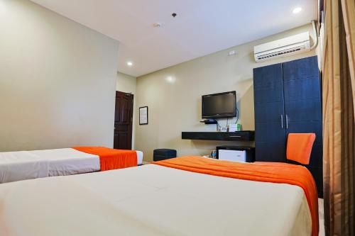 Superior Twin Room image 3