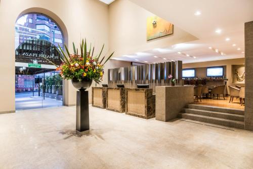 大堂, 羅薩萊斯廣場酒店 (Hotel Rosales Plaza) in 查皮內羅（商業住宅區）