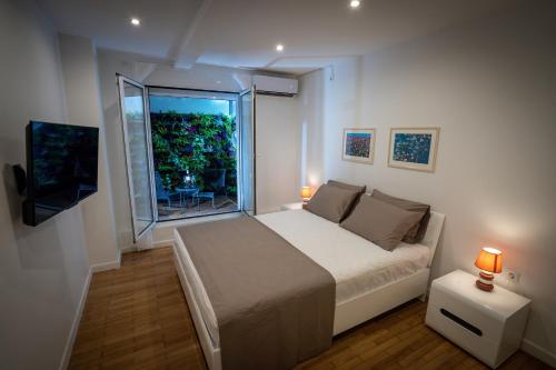 My Secret Garden rooms - Apartment with 2 private rooms, separate baths and balcony garden 2