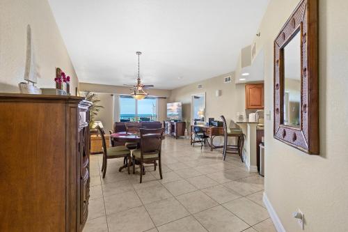 Oceanwalk 13-406 in New Smyrna Beach, USA