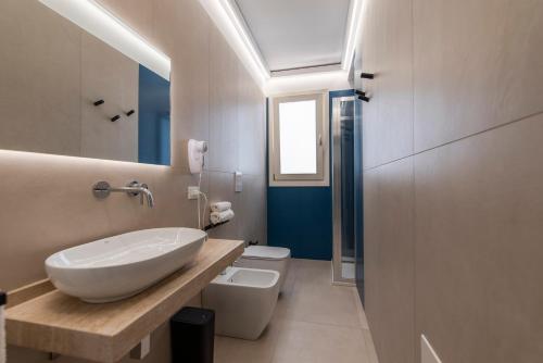 Deluxe Triple Room image 5