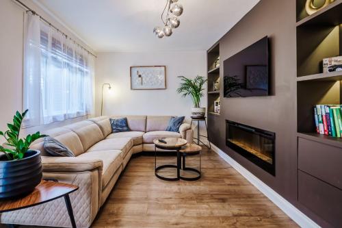 Luxurious Two Bedroom House with Garden