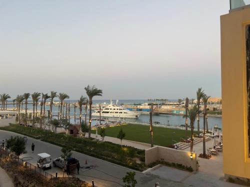 Marassi, Luxury Suite in Address Beach resort! service apartment, El Alamein (photo 8)