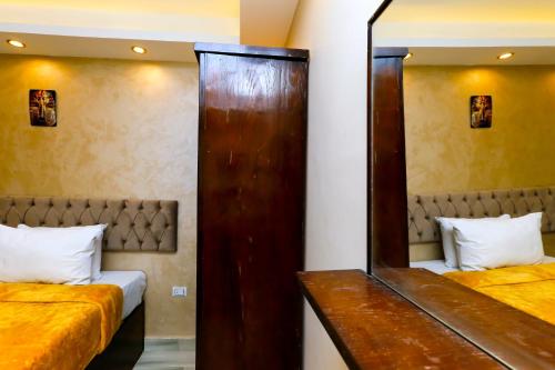 Venus Guest House - image 8