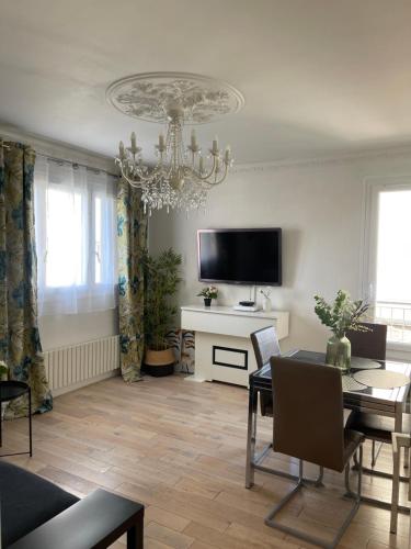 Tres joli appartement mignon confortable a Paris Villeneuve-la-Garenne in Villeneuve-la-Garenne