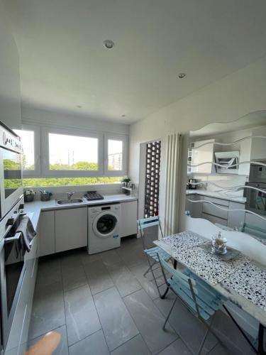 Tres joli appartement mignon confortable a Paris Villeneuve-la-Garenne in Villeneuve-la-Garenne