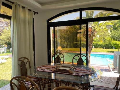 Villa de Luxe avec Vue sur Mer, Grand Jardin et Piscine Privée à Tabarka Villa de Luxe avec Vue sur Mer, Grand Jardin et Piscine Privée à Tabarka