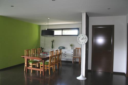 Facilities, Casa ceca de la Playa y Barcelona, con piscina climatizada y jacuzzi in Vilanova del Valles