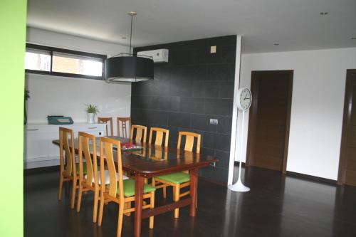 Facilities, Casa ceca de la Playa y Barcelona, con piscina climatizada y jacuzzi in Vilanova del Valles