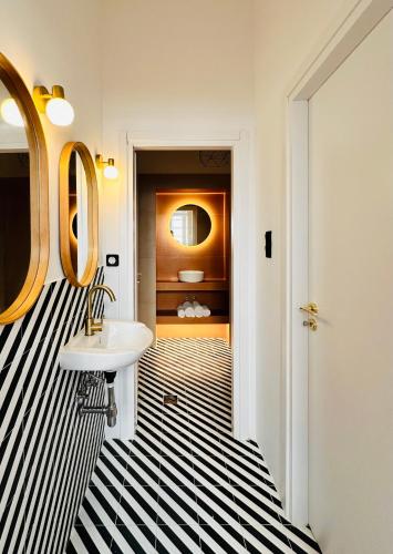 Capsules Hotel - image 12