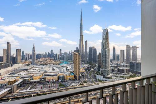Durrani Homes - Majestic 4BR at Downtown Views with full BurjKhalifa view - Dubai