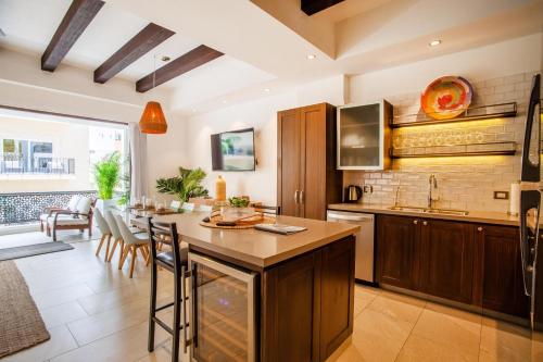 Pool, 2 Balconies, Romantic Zone, Walk Everywhere, Puerto Vallarta (fotografie 2)