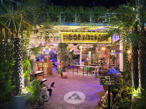 Hideout Hostel, Haad Rin