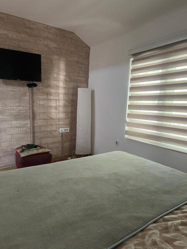 Happy Place - image 9