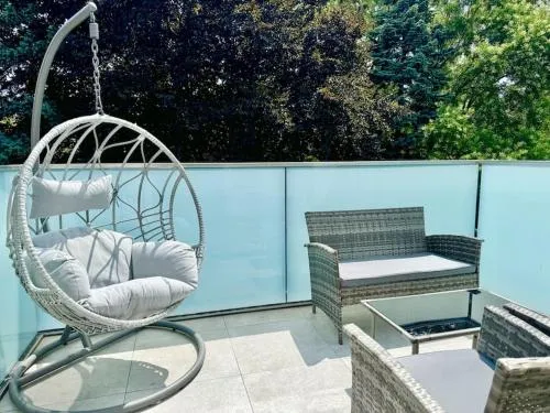 Rooftop Apartment with Balcony & Free Parking in Wien, Österreich