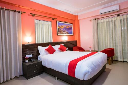 Deluxe Double or Twin Room