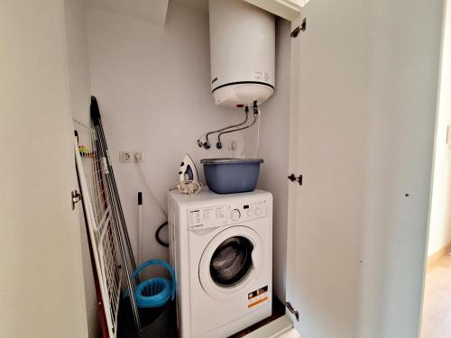 Apartment with Balcony image 9