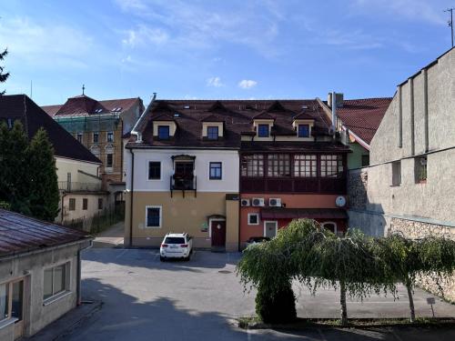 Udvendig, Penzion Grand, Self Check-In, free private parking in Banska Bystrica