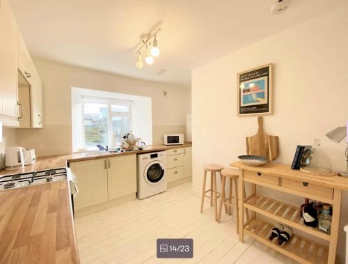 ห้องครัว, A stunning 2 bed apartment in ฟิชเกิร์ด
