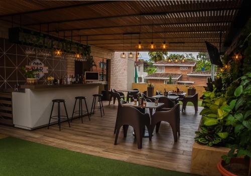 584693709 Hotel Lomas 10 Medellin by DICO
