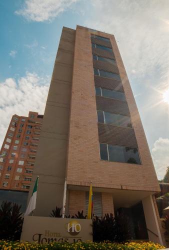 584693823 Hotel Lomas 10 Medellin by DICO