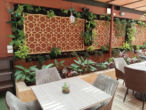 584693858 Hotel Lomas 10 Medellin by DICO