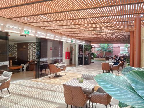 584693874 Hotel Lomas 10 Medellin by DICO
