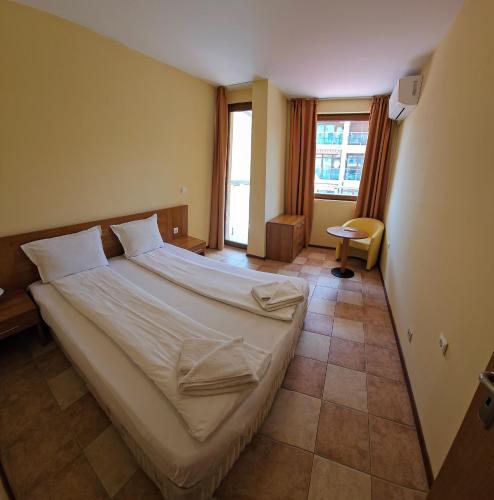 Two-Bedroom Apartment with Sea View image 10