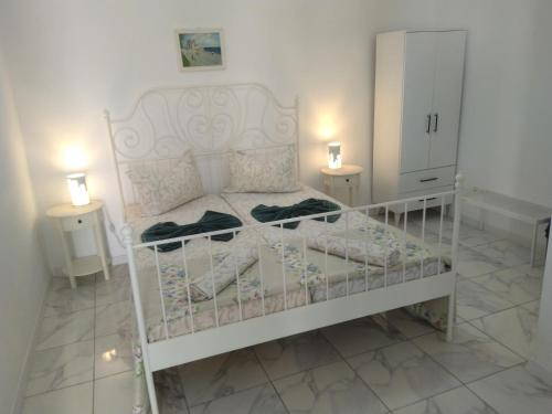 Ina Holiday in Jupiter