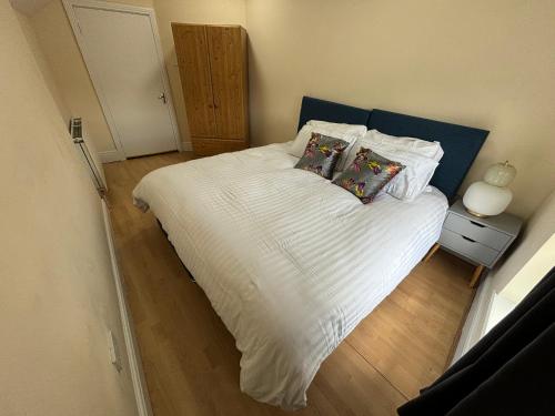 Cozy Pink House Fairview 6 Beds