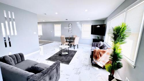 Class home near Washington DC FedEx Stadium and UMD in Hyattsville, USA