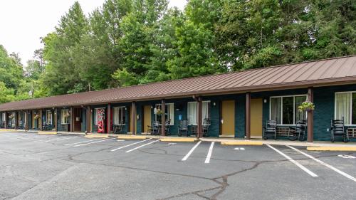 Townsend River Breeze Inn - image 10