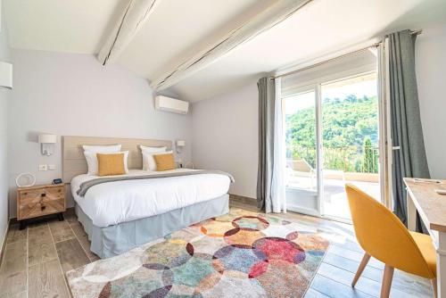 Suite with Garden View