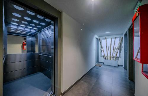 One-Bedroom Apartment image 6