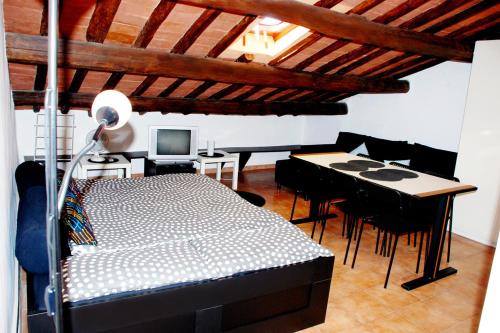 Rome Center Attic Penthouse - image 7