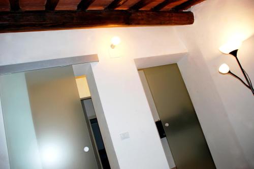 Rome Center Attic Penthouse - image 10
