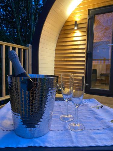 The Fells - Campsie Luxury Pods with hot tub, Glasgow (photo 5)
