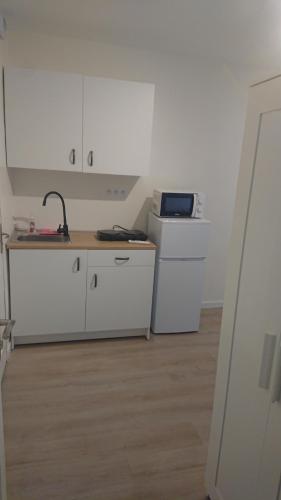 Kitchen, Stylish Studio with Kitchen Lille in Hellemmes