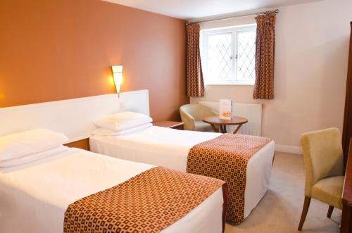 Standard Double or Twin Room image 4