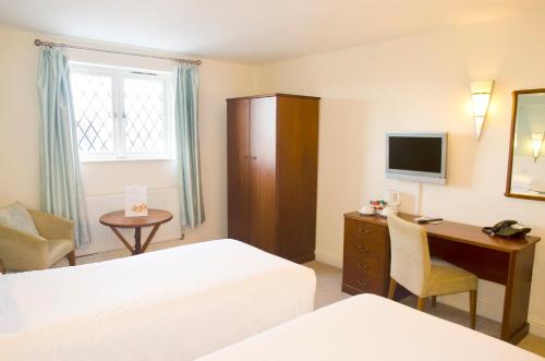 Standard Double or Twin Room room in Norfolk Arms Hotel Ringinglow