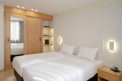 Parkside Boutique Serviced Apartments - image 12