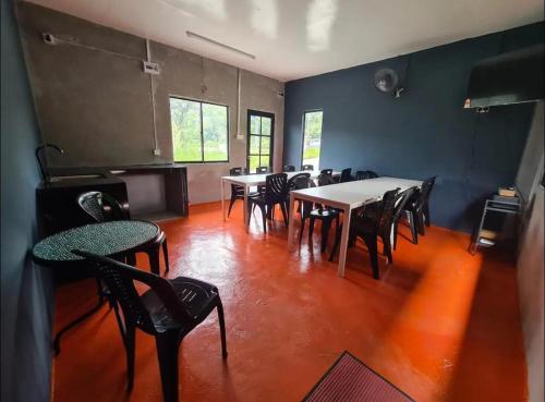 Azna Cabin Pool - image 12