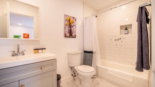Collins Garden First Floor Studio Pet Friendly in San Antonio, USA