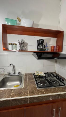 cómodo apartamento gran ubicación y a/c - image 4