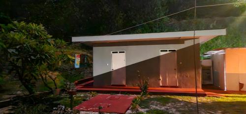 حمام, Taria Camping in Maupiti Island