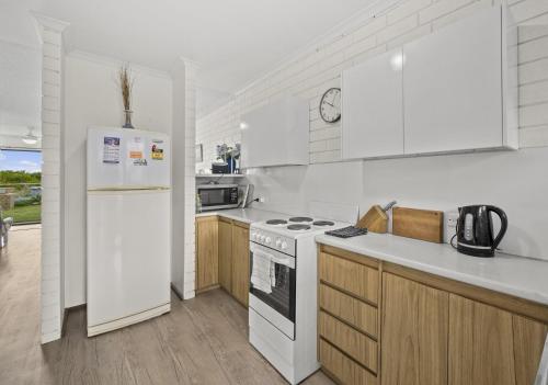 Sun & Surf Aldinga Beach Apartment in Fleurieu Peninsula